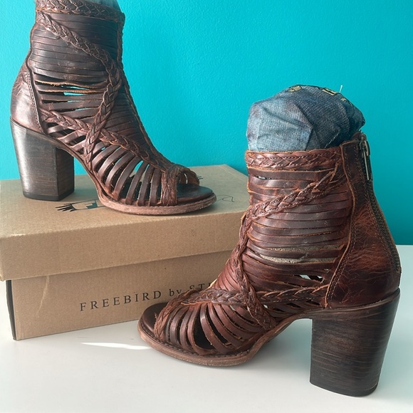 Freebird by Steven Bela Sandals, Cognac Lattice Weave Heeled Shoes - Picture 3 of 8